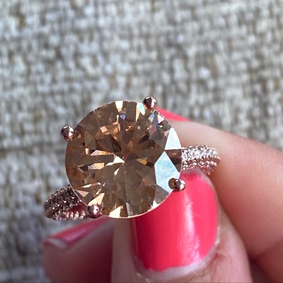 18K Rose Gold Morganite Stunning Ring - Picture 2 of 10